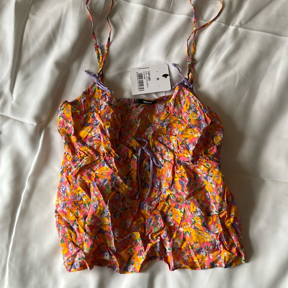 Tezenis Women's Multi Floral Crop-top
Size M NWT